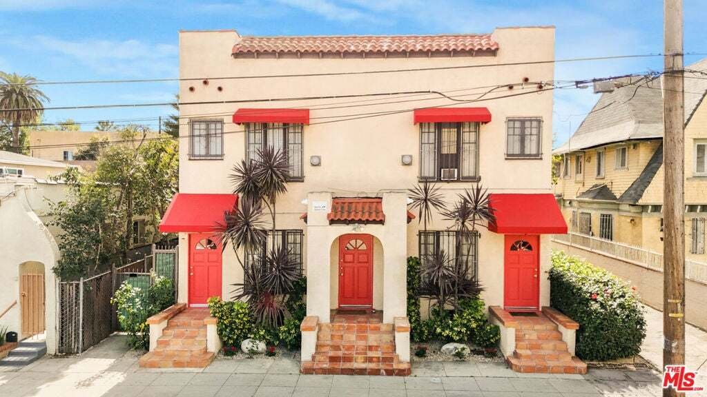 Los Angeles, California, United States 1 - 18933767