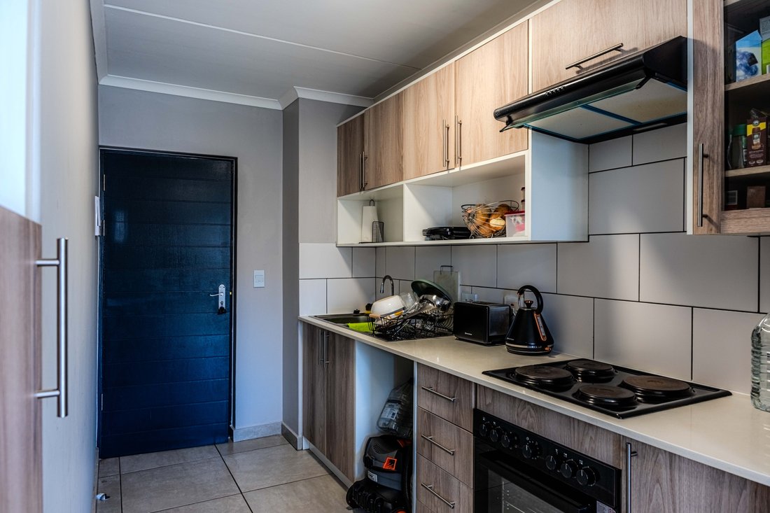 Apartment in Glen marais, Gauteng, South Africa 1 - 18932739