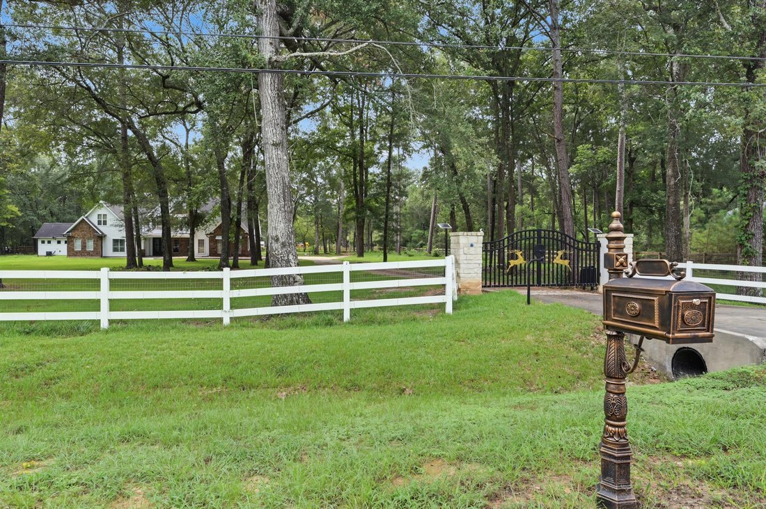 House in Conroe, Texas, United States 3 - 18935158