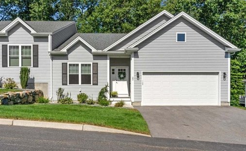 Condo in Lincoln, Rhode Island, United States 1