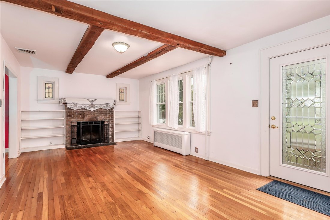 House in Trumbull, Connecticut, United States 3 - 18932136
