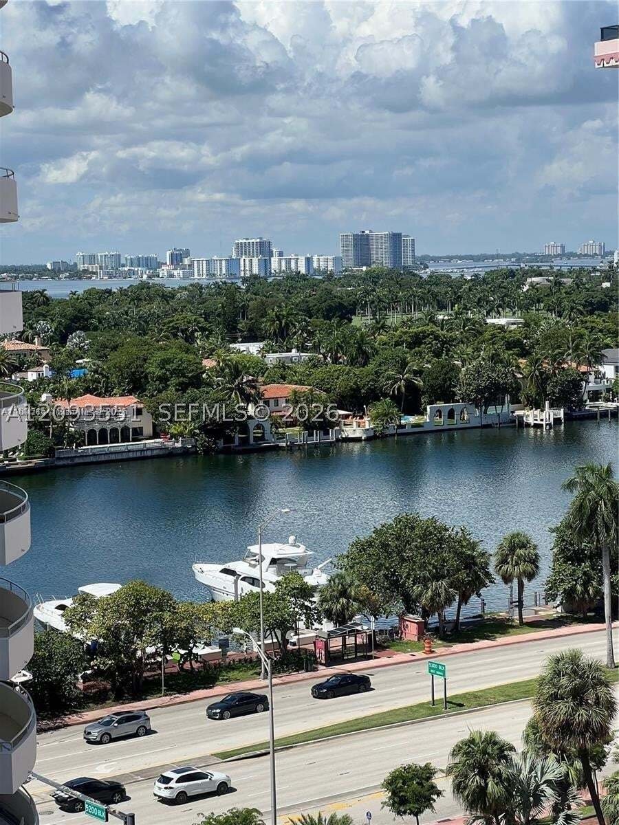 Condo in Miami Beach, Florida, United States 2 - 18934305