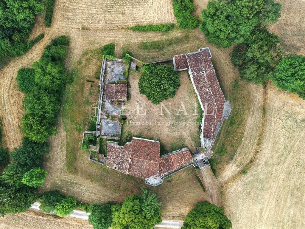Castle in La Fenetre, Saintes, France 3 - 14546862
