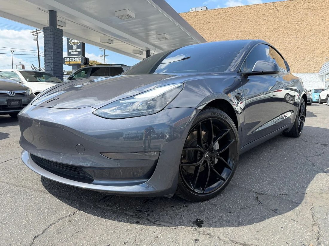 Sedan in Arleta, CA, United States 1 - 18932339