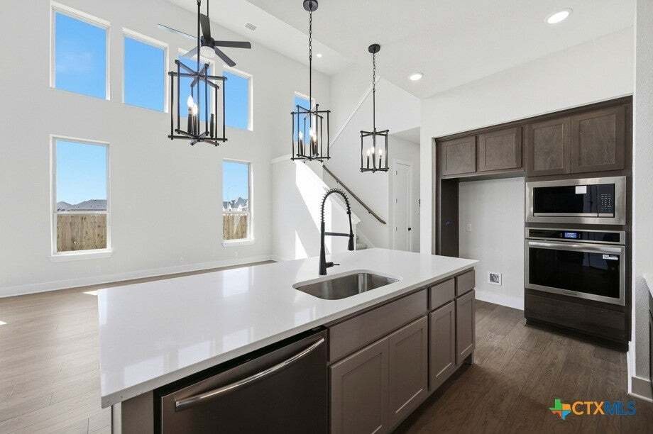 House in San Antonio, Texas, United States 5 - 17242577