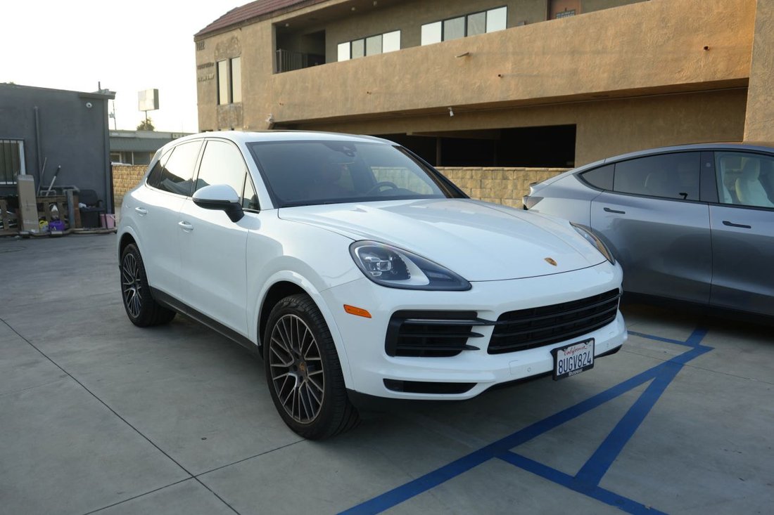 Suv in San Gabriel, CA, United States 1 - 18932325
