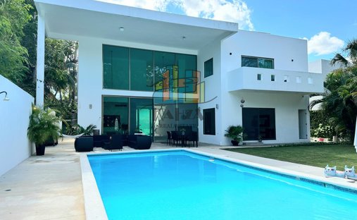 House in Alfredo V. Bonfil, Quintana Roo, Mexico 1