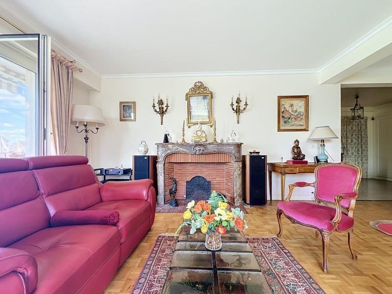 Apartment in Domaine National du Château, Versailles, France 2 - 18935268