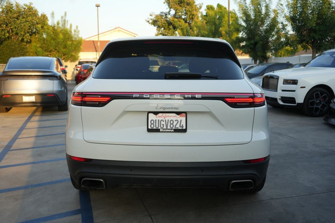 Suv in San Gabriel, CA, United States 4 - 18932325