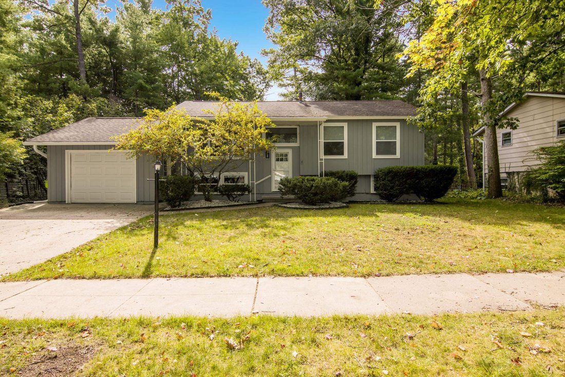 House in Traverse City, Michigan, United States 1 - 18935044