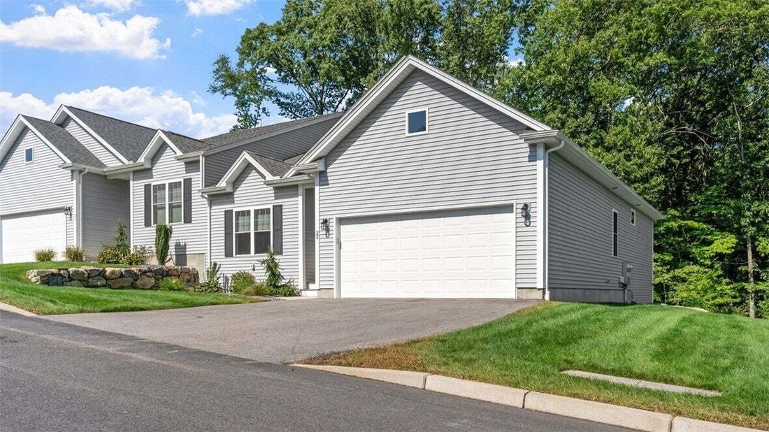 Condo in Lincoln, Rhode Island, United States 2 - 18933816