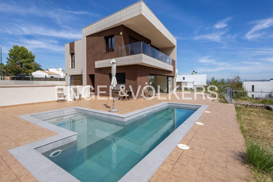 Casa en Sant Esteve Sesrovires, Cataluña, España 1 - 17466943