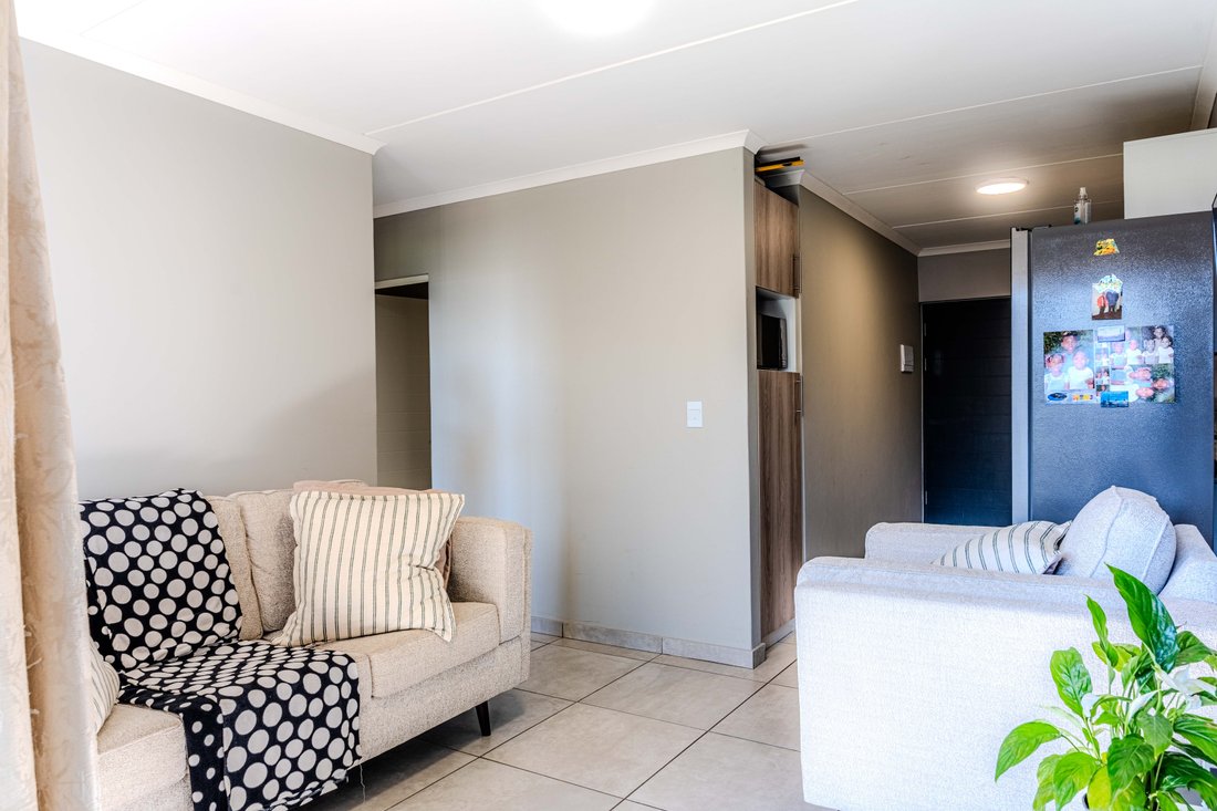 Apartment in Glen marais, Gauteng, South Africa 5 - 18932739