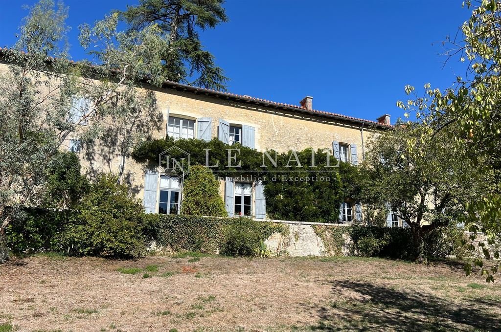 Estate in Saint Ausone-Saint Martin-Saint Gelais, Angoulême, France 4 - 18935679