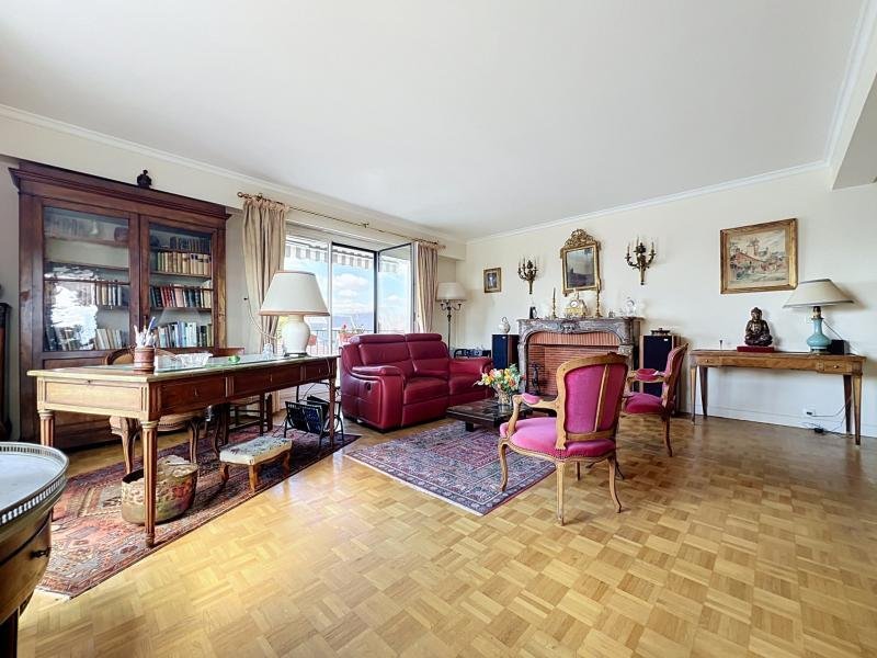 Apartment in Domaine National du Château, Versailles, France 4 - 18935268
