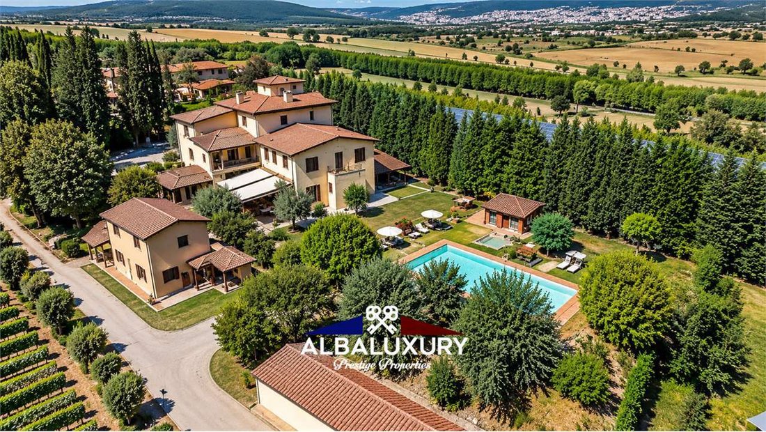 Villa in Chianciano Terme, Tuscany, Italy 1 - 16726356
