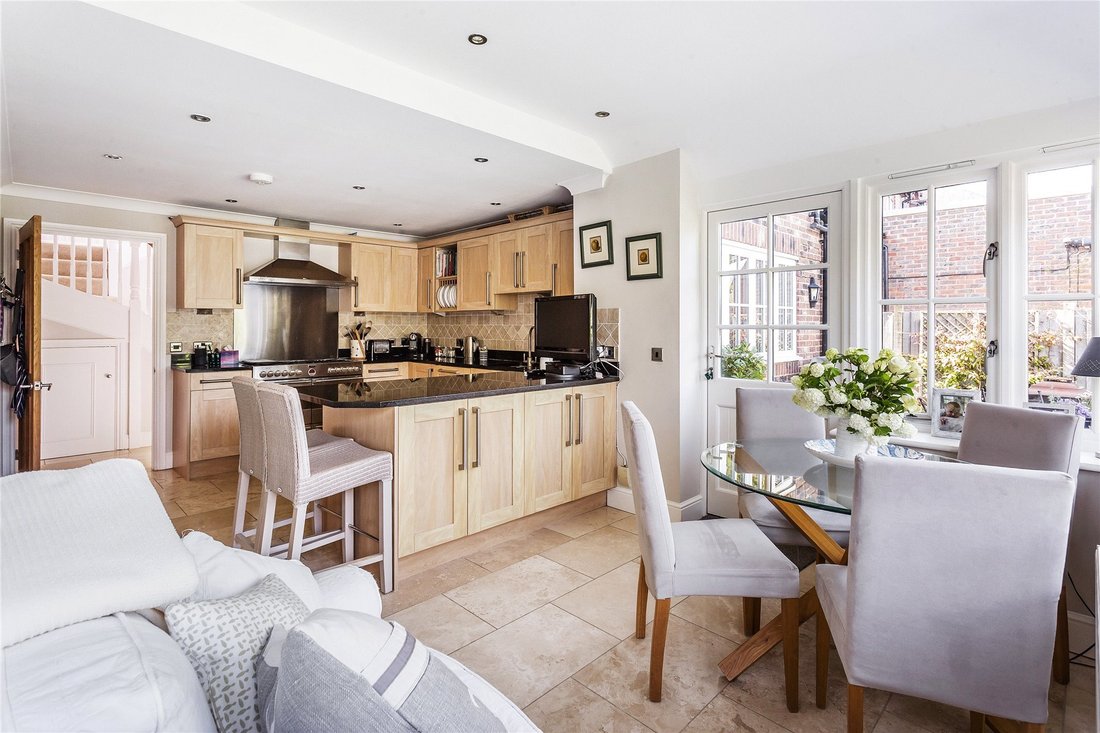 House in Horsell, Woking, England 3 - 18934007