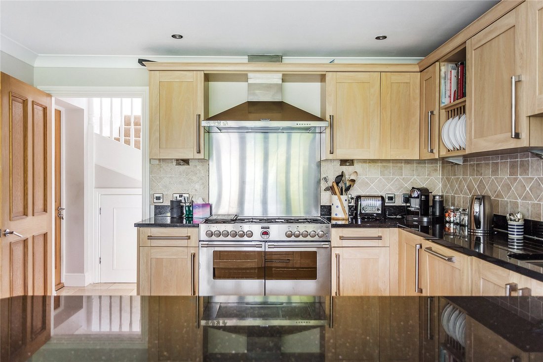 House in Horsell, Woking, England 4 - 18934007