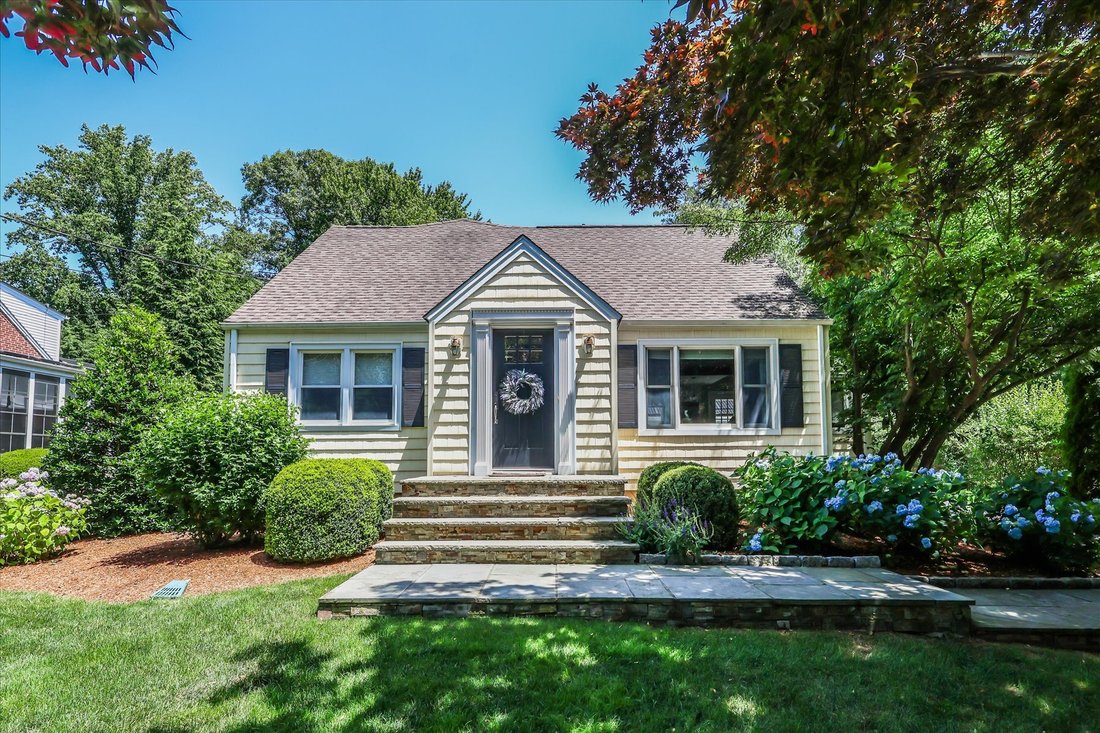 House in Trumbull, Connecticut, United States 2 - 18932122