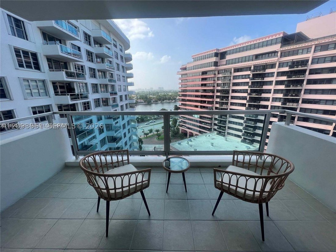Condo in Miami Beach, Florida, United States 3 - 18934305