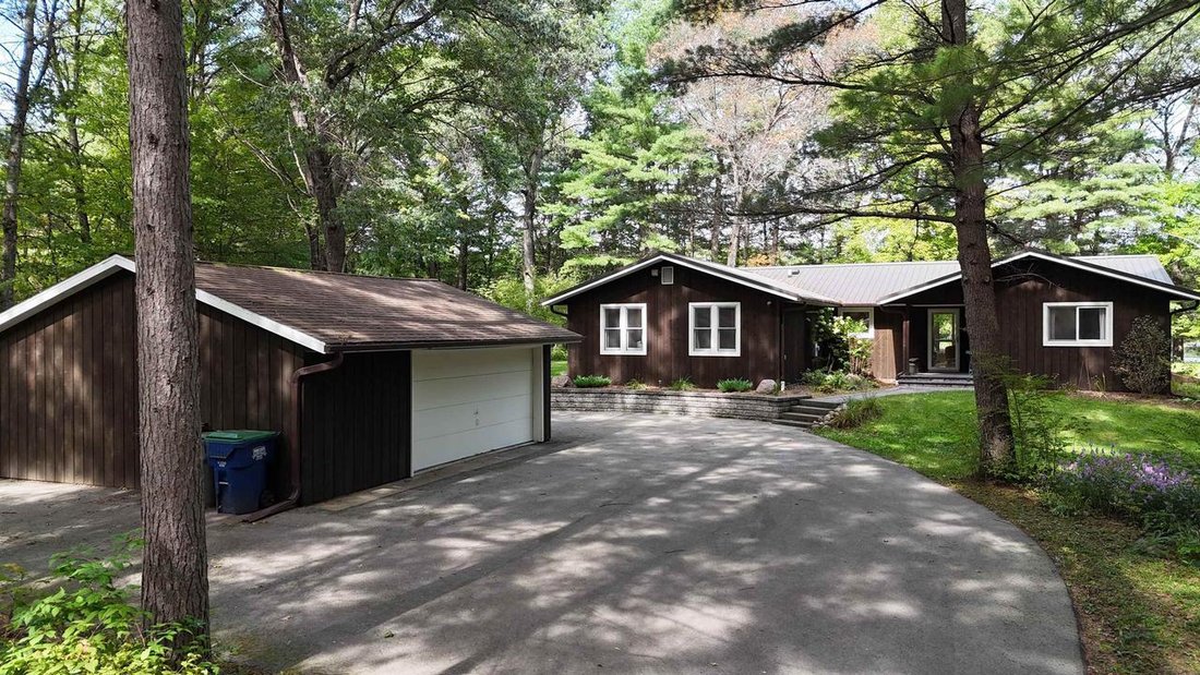 House in Legend Lake, Wisconsin, United States 1 - 18933758