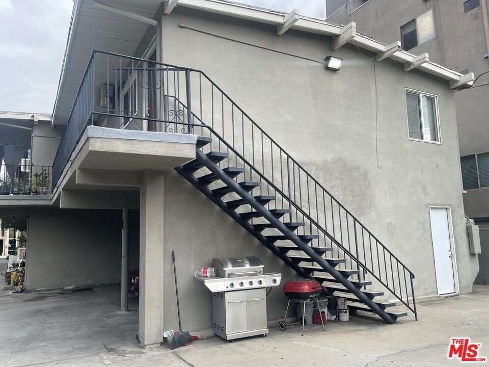 Los Angeles, California, United States 2 - 18933793