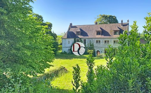 House in Senlis, Hauts-de-France, France 1