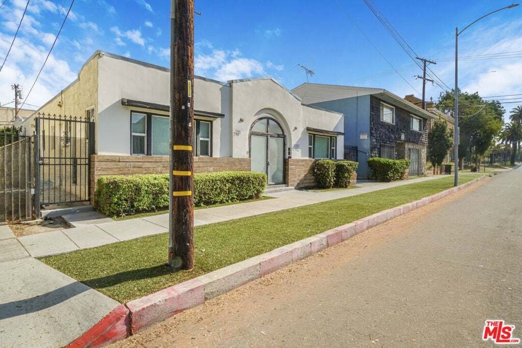 Signal Hill, California, United States 2 - 18933788