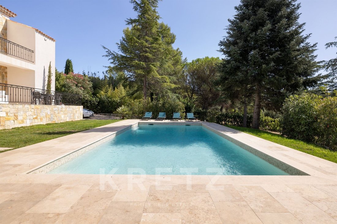 Villa in Châteauneuf-Grasse, Provence-Alpes-Côte d'Azur, France 4 - 18935746