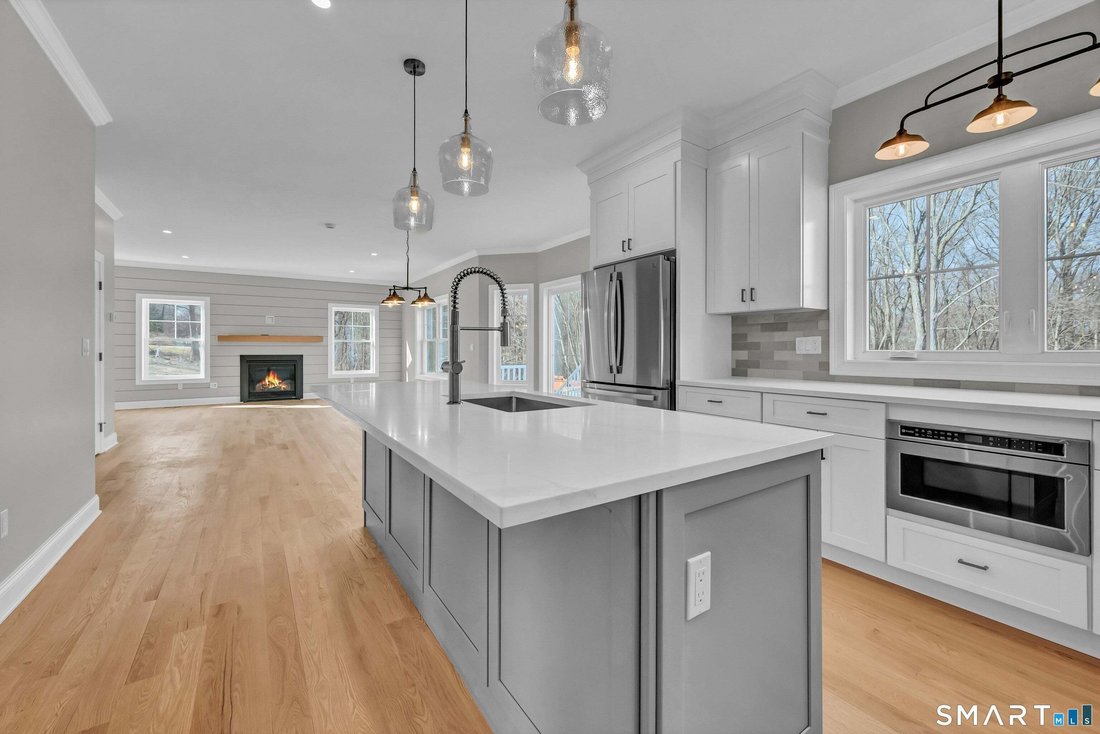 House in Monroe, Connecticut, United States 2 - 18933552
