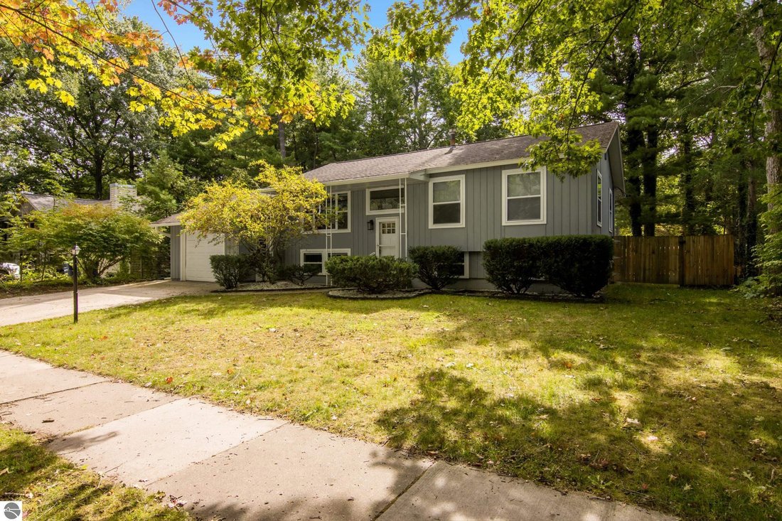 House in Traverse City, Michigan, United States 5 - 18933855
