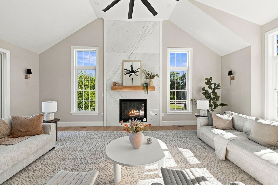 House in Woburn, Massachusetts, United States 2 - 18934894