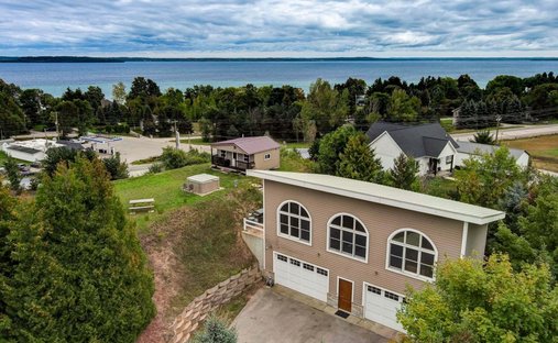 House in Suttons Bay, Michigan, United States 1