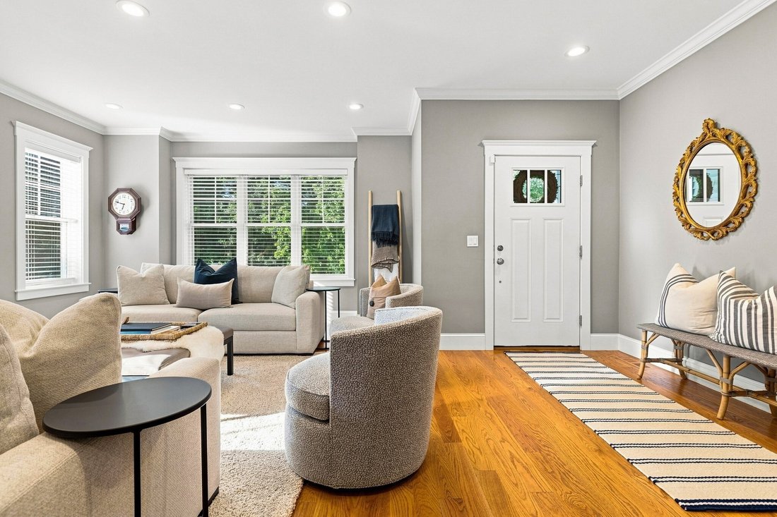 Condo in Waltham, Massachusetts, United States 5 - 18935042