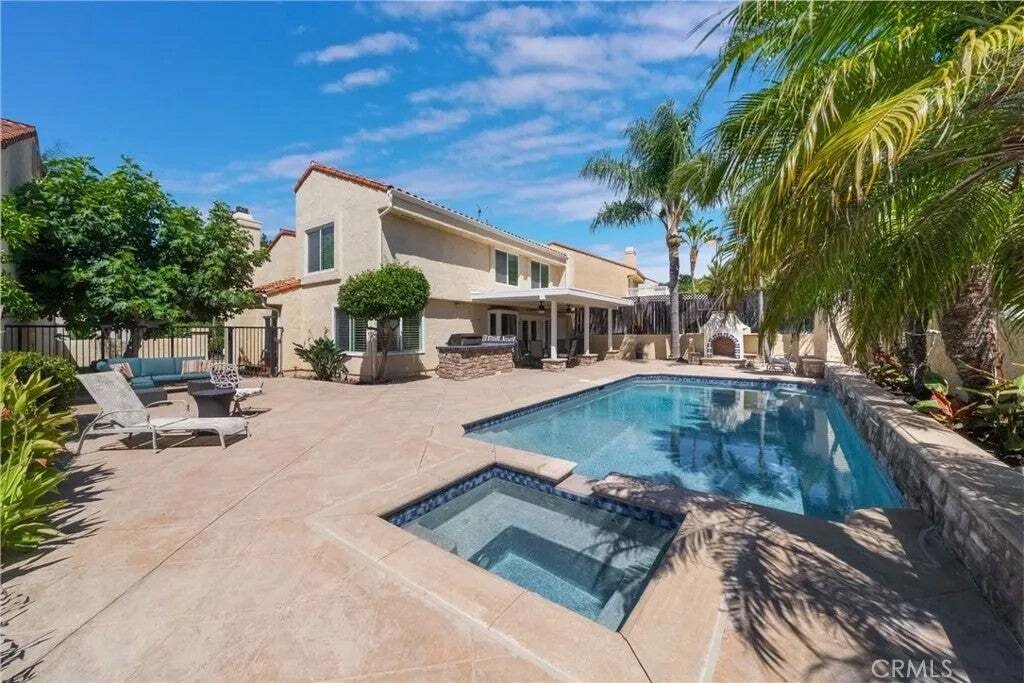 Casa a Laguna Hills, California, Stati Uniti 1 - 18732298