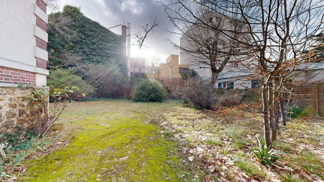Villa in Centre, Nanterre, France 3 - 18932702