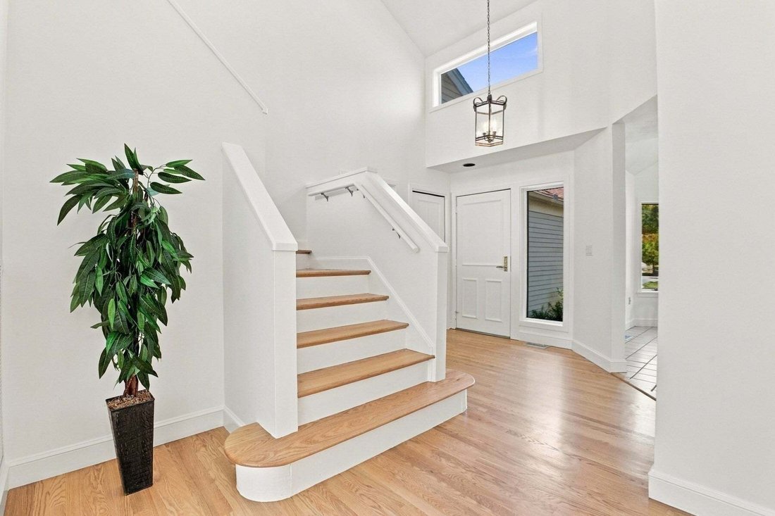 Condo in Winchester, Massachusetts, United States 2 - 18932815