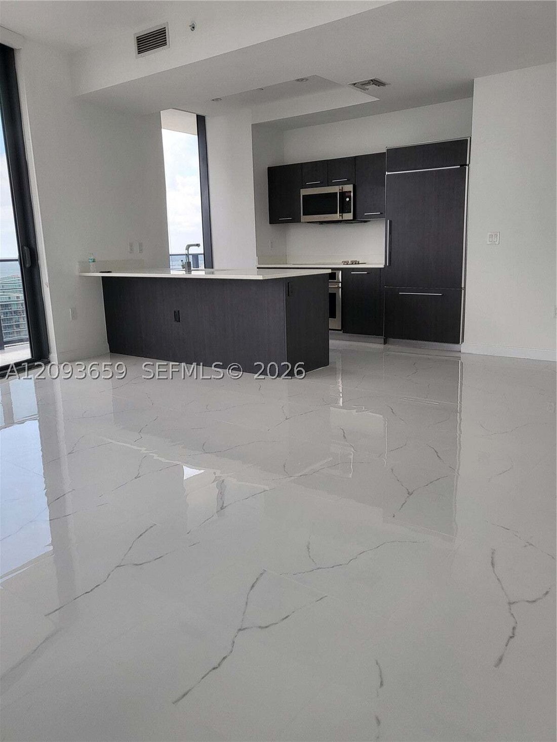 Condo in Miami, Florida, United States 3 - 18934325