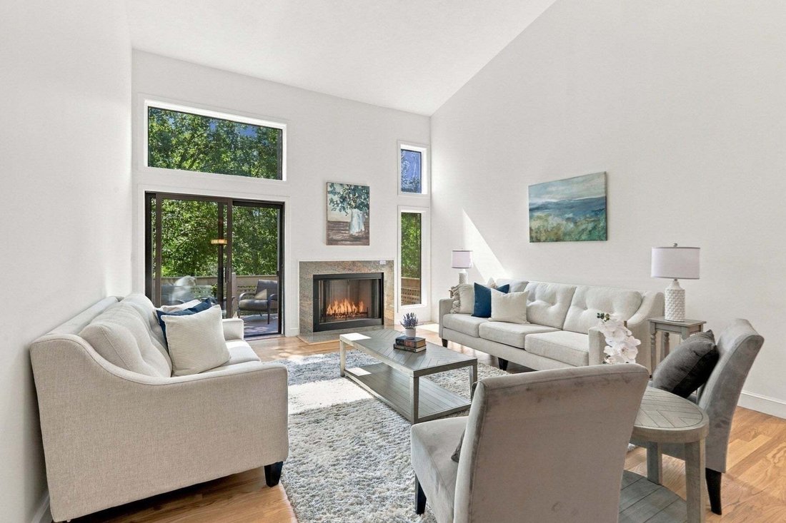 Condo in Winchester, Massachusetts, United States 4 - 18932815