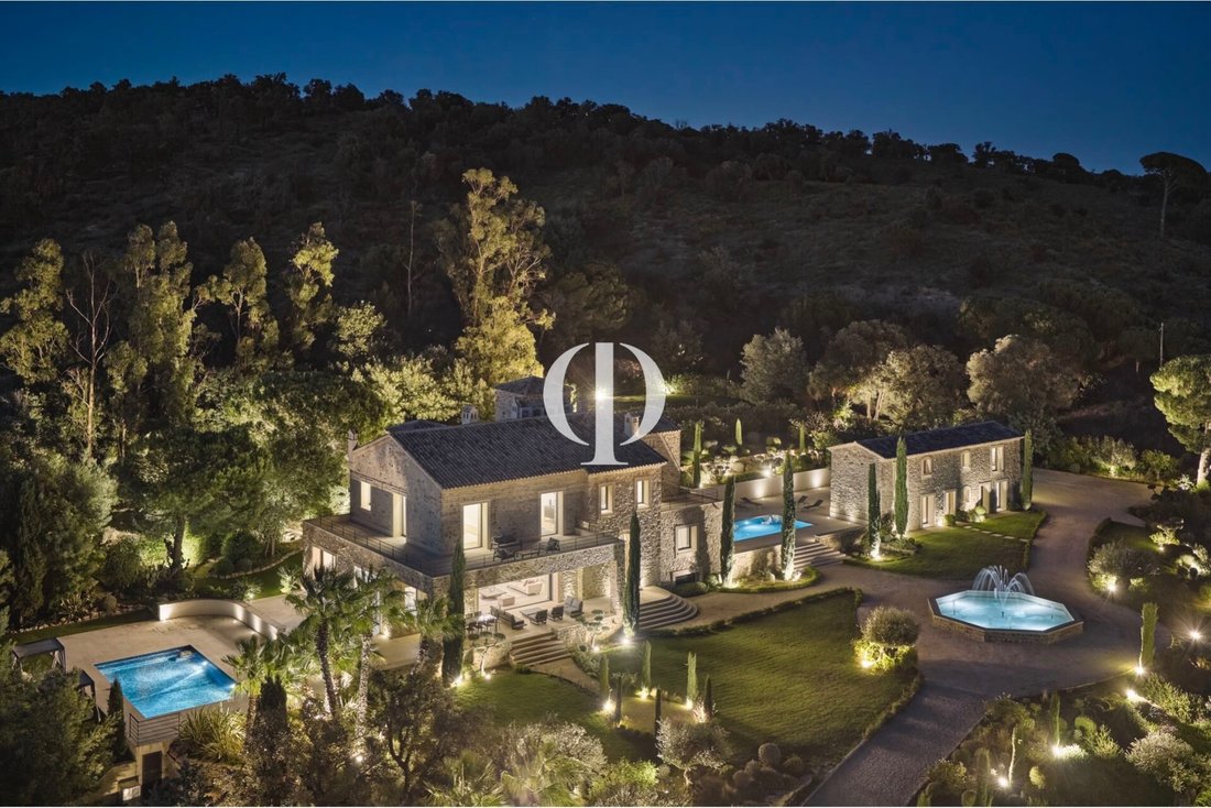 Estate in Nartelle-Noyer-Bellevue-bd des Sardinaux, Sainte-Maxime, France 1 - 18931836