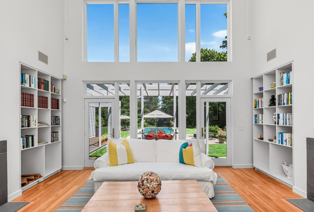 House in Southampton, New York, United States 5 - 18932129