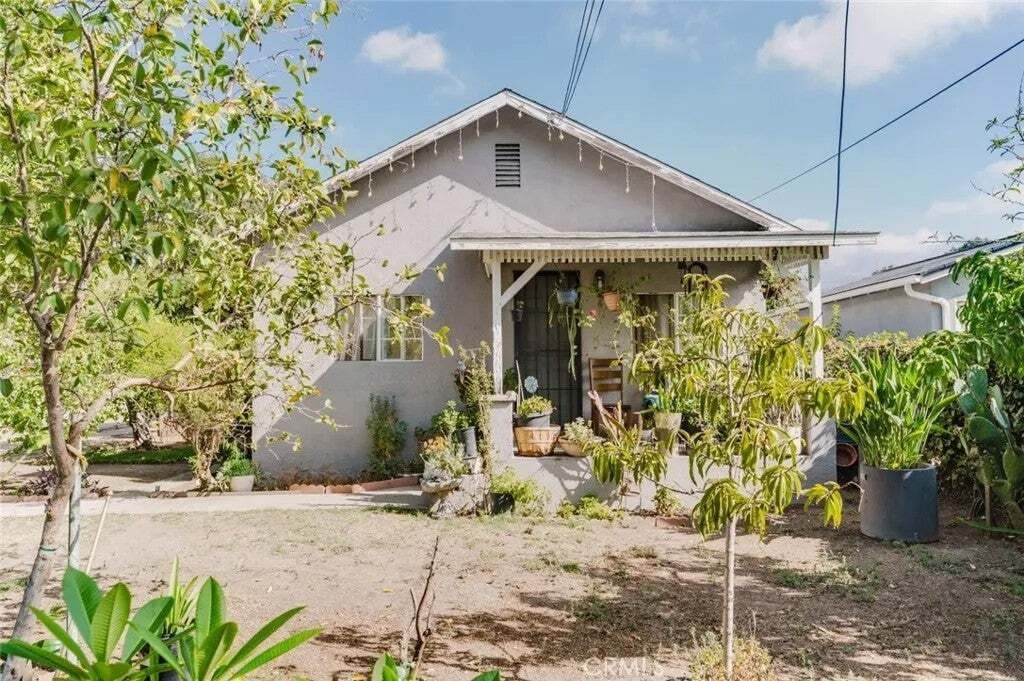 Altadena, California, United States 2 - 18934665