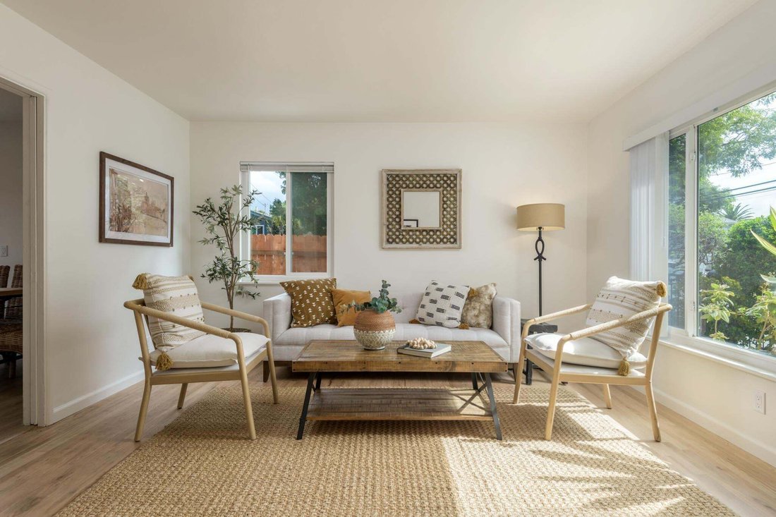 Santa Barbara, California, United States 3 - 18933675