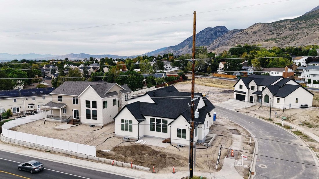 House in Orem, Utah, United States 2 - 18551424