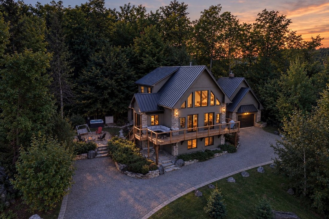 House in Mont-Tremblant, Quebec, Canada 1 - 18935221