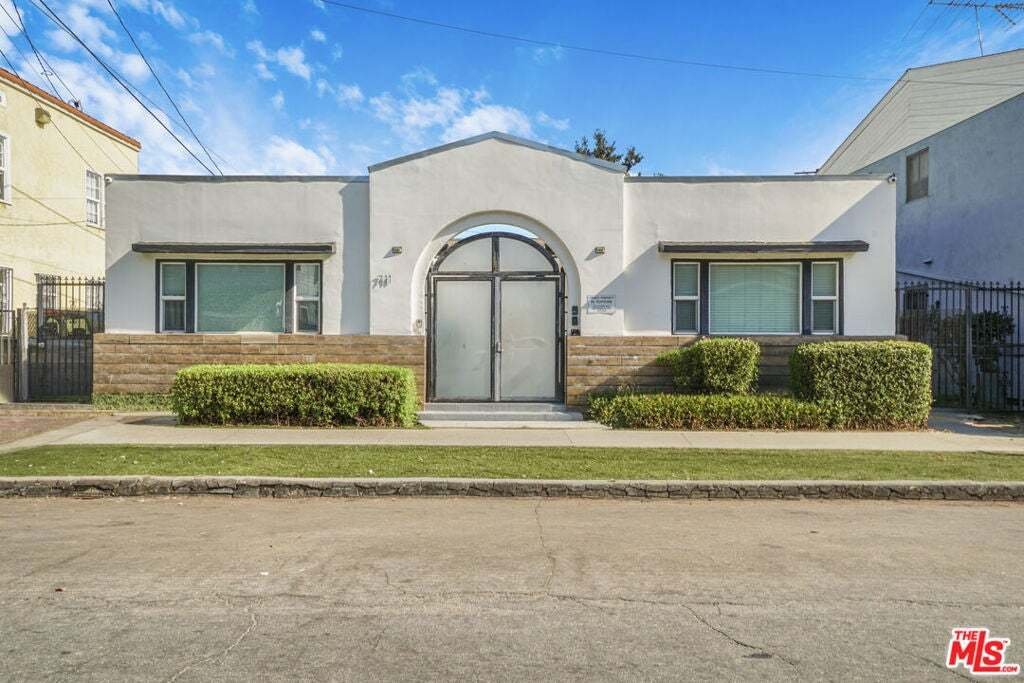 Signal Hill, California, United States 1 - 18933788