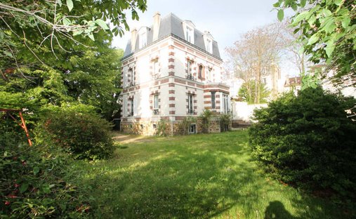 Villa in Centre, Nanterre, France 1