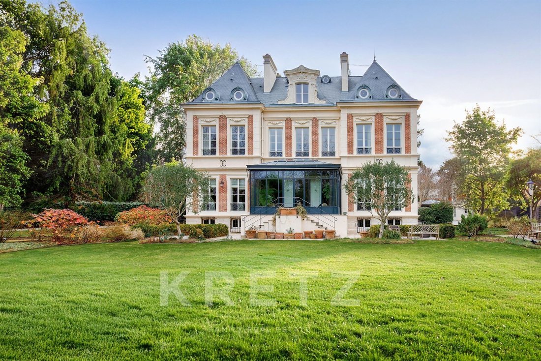 House in Le Vésinet, Ile-de-France, France 2 - 18935747