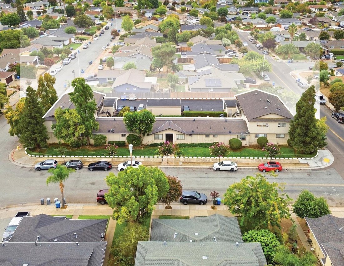 Gilroy, California, United States 1 - 18933923