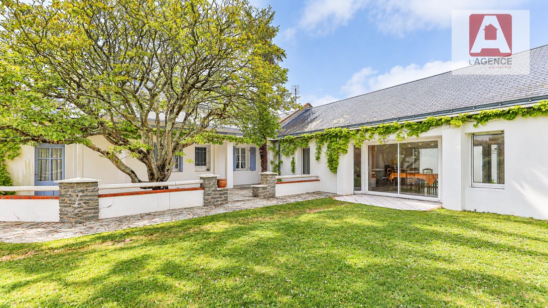 Villa in Saint Gilles-Centre Ville, Saint-Gilles-Croix-de-Vie, France 2 - 17687855
